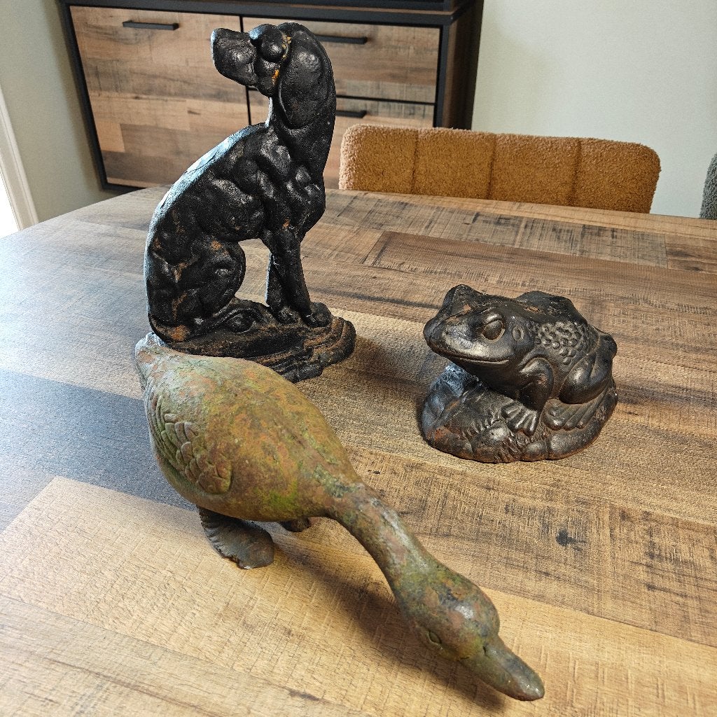 Set van 3 gietijzeren ornamenten hond, kikker en eend, Tuin en Terras, Ophalen, Gebruikt, Metaal, Dierenbeeld