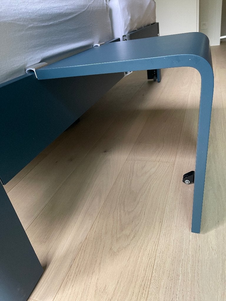Nachtkastje Auping Auronde blauw hoogte 41cm met rolwieltje, Ophalen of Verzenden, Zo goed als nieuw, Blauw, Deken of Dekbed