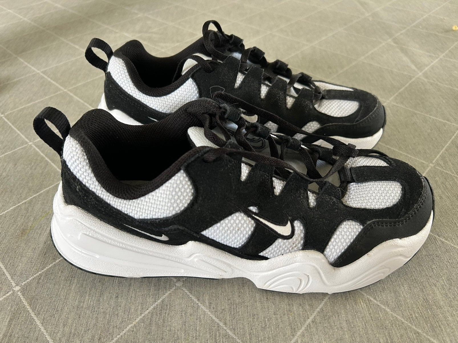 Nike Tech Hera maat 39, Zwart, Ophalen of Verzenden, Zo goed als nieuw, Sneakers