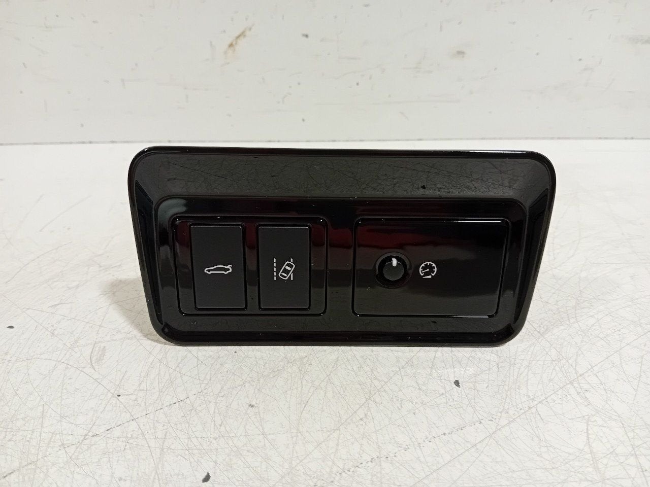 Achterklep ontgrendeling Jaguar XE, Onderdelen@venauto.nl, Van der Ven Autorecycling B.V., Gebruikt, Ettenseweg 76, 4706 PB Roosendaal, The Netherlands