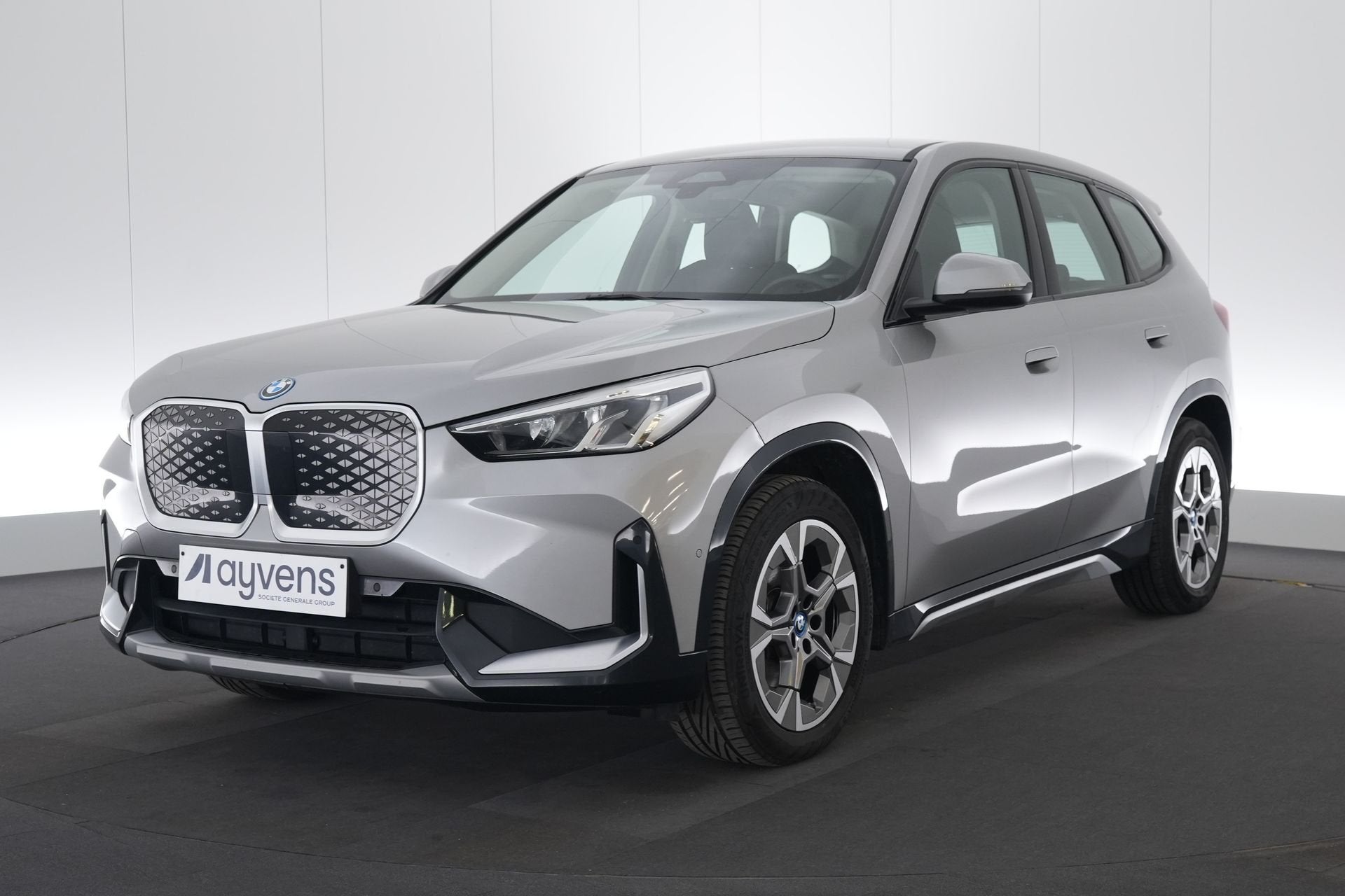 (2FUJ078) BMW IX1, Autos, Argent ou Gris, Entreprise, Carnet d'entretien, 5 portes