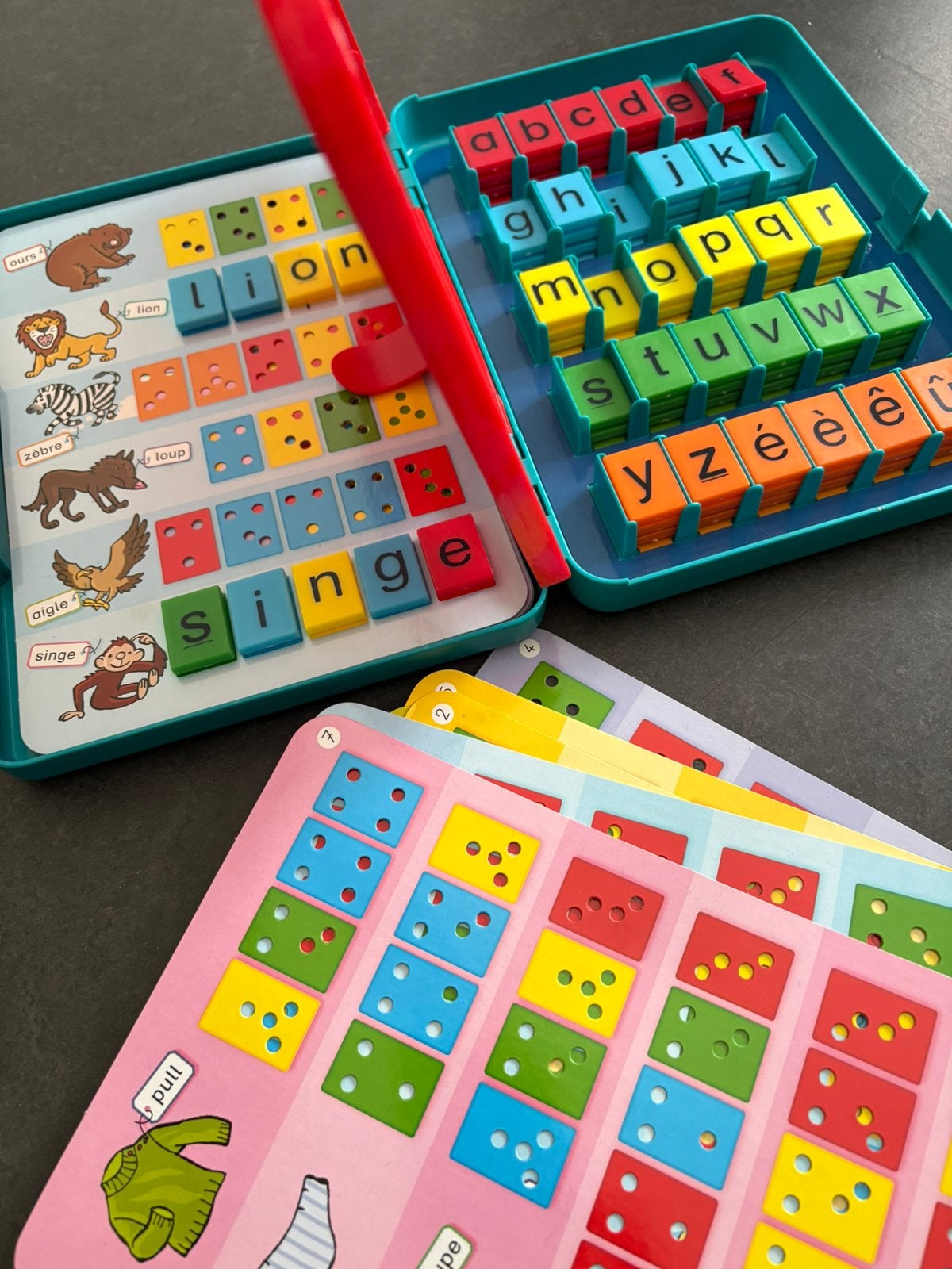 Jeu de formation de mots (Nathan), Enfants & Bébés, Jouets | Éducatifs & Créatifs, Enlèvement, Comme neuf
