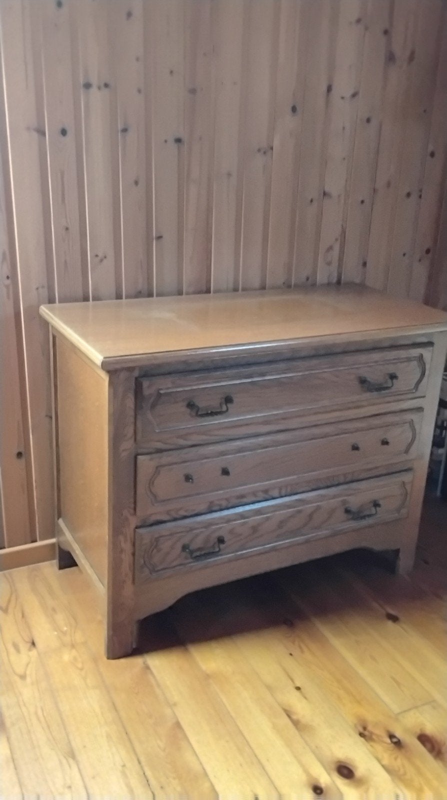 Commode + 2 tables de nuit en chêne massif., Huis en Inrichting, Ophalen, Eikenhout, Zo goed als nieuw, 3 of 4 laden