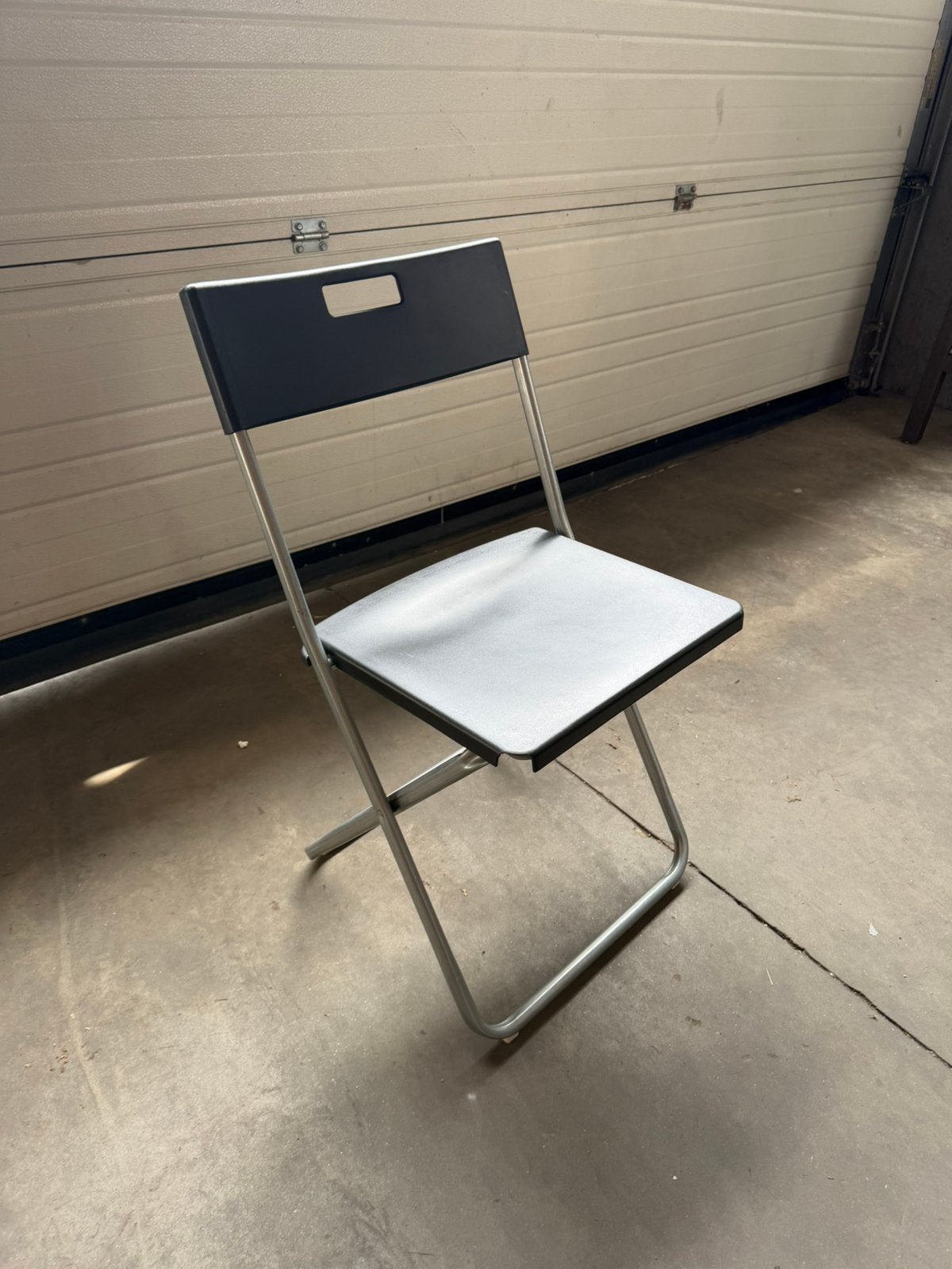 7X IKEA LINNMON Tafels + GUNDE inklapbare stoelen 20 stuks, Maison & Meubles, Chaises, Noir, Enlèvement