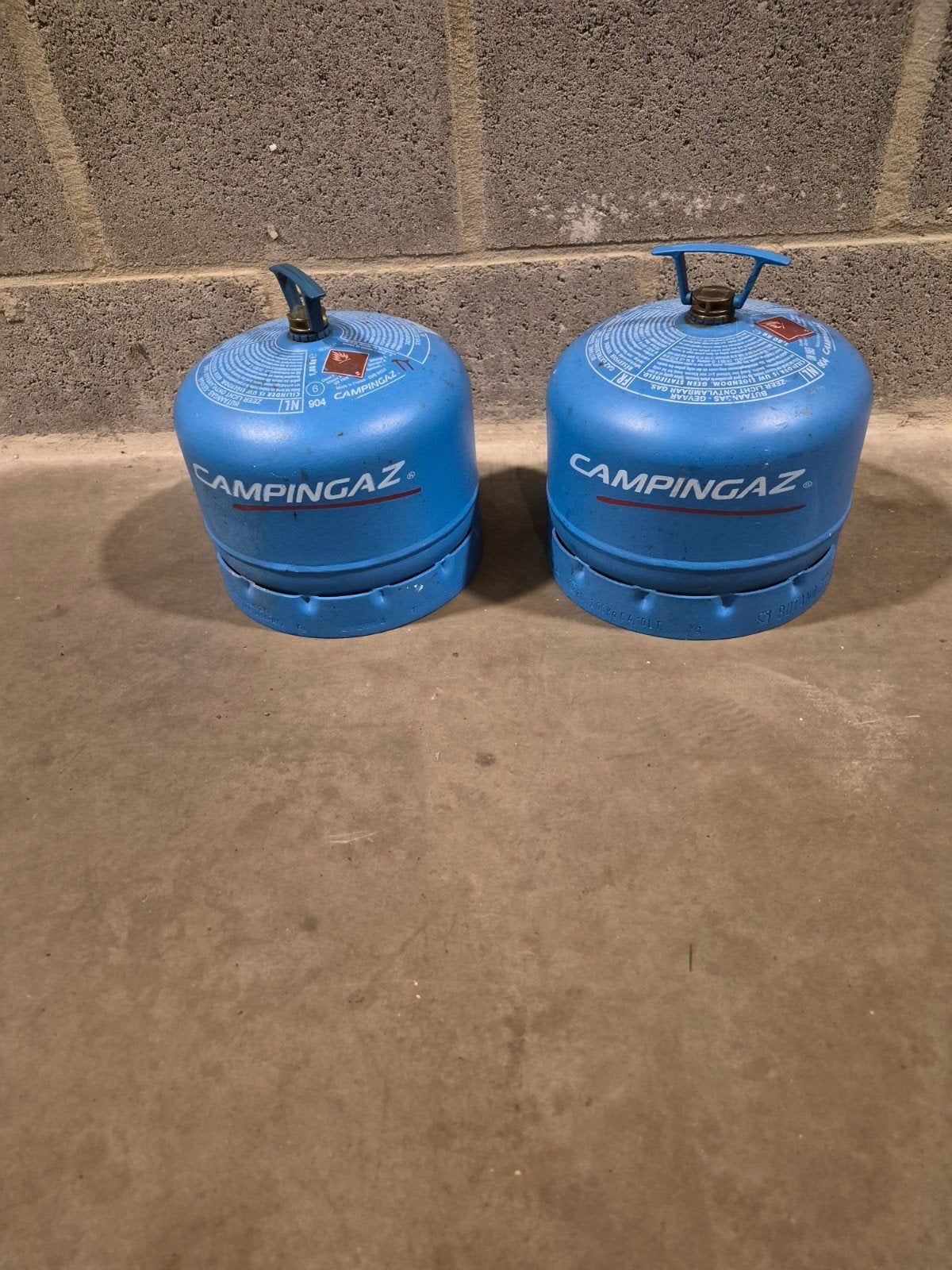2 halfvolle flessen campinggaz 904, Caravans en Kamperen, Ophalen