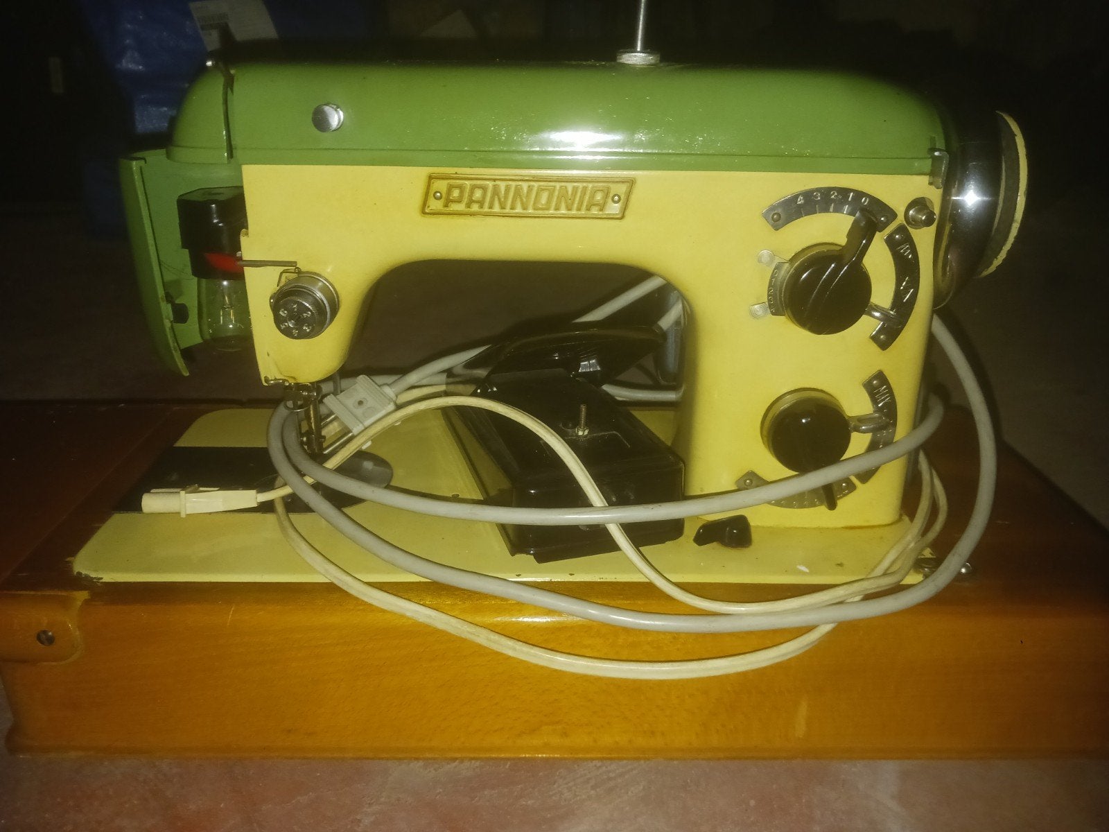 machine à coudre vintage pannonia, Enlèvement ou Envoi