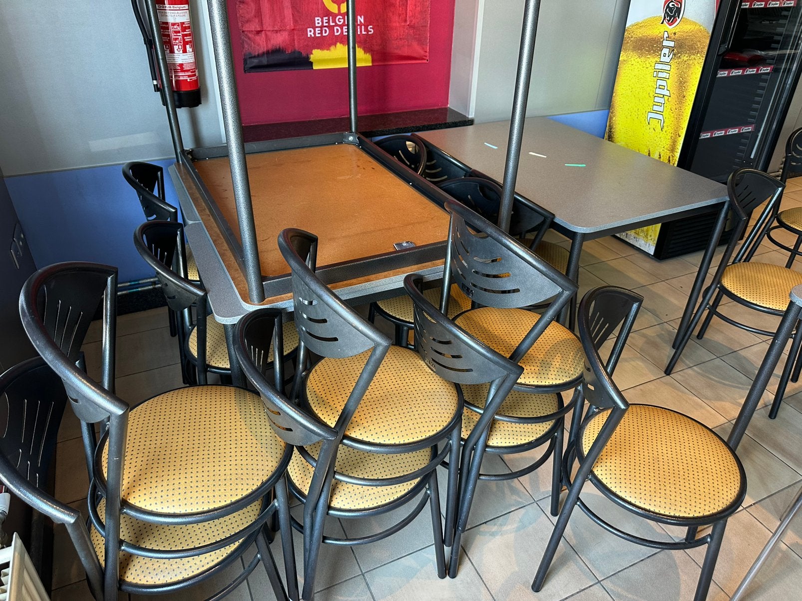 4 tafels + 16 stoelen, Huis en Inrichting, Barkrukken, Ophalen, Gebruikt