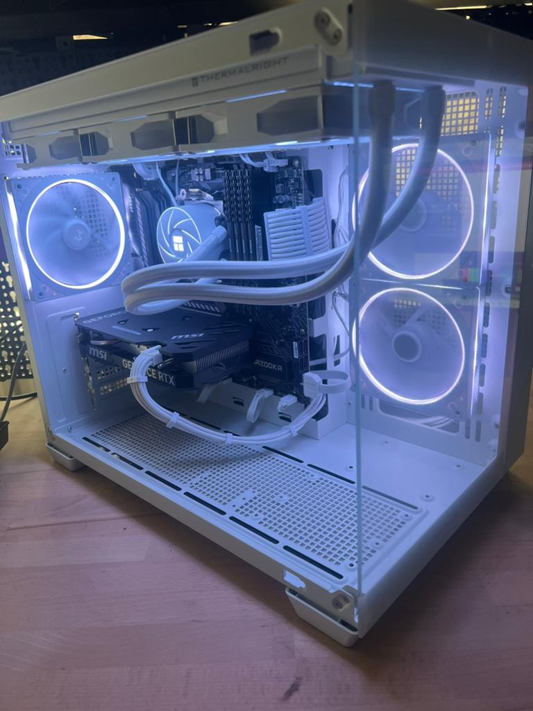 PC de jeu blanc RTX 4060, Enlèvement, Comme neuf, Gaming