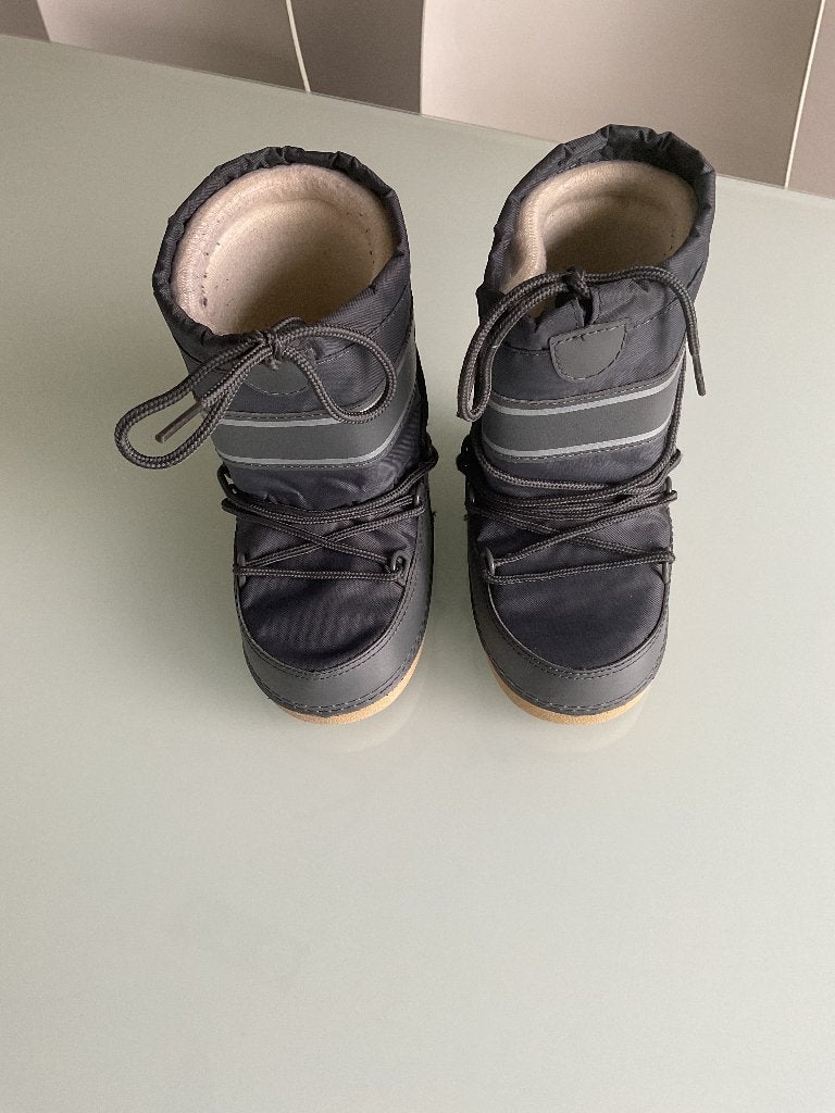 Sneeuwbotten, snowboots grijs maat 26/28, Kinderen en Baby's, Ophalen of Verzenden, Zo goed als nieuw, Jongen of Meisje, Laarzen