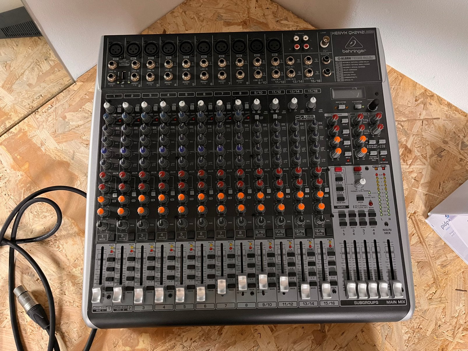 Behringer XENYX Q1202USB Mixer - Zo goed als nieuw, Muziek en Instrumenten, Mengpanelen, Ophalen, Zo goed als nieuw