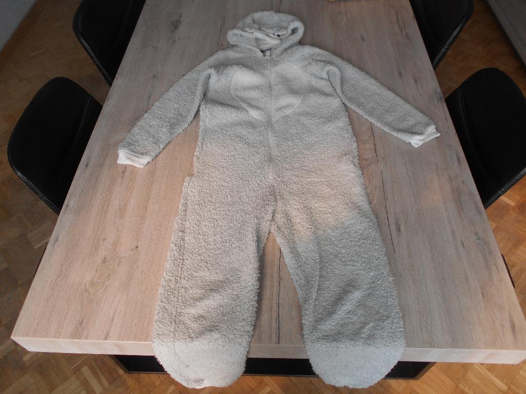 grijs onesie pyjama maat 140, Ophalen of Verzenden, Zo goed als nieuw, Meisje, Nacht- of Onderkleding