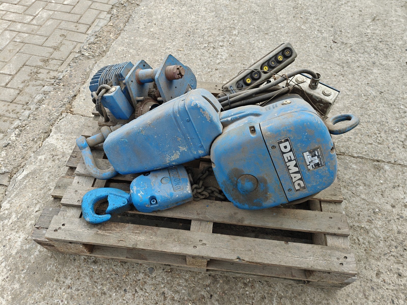 Complete Demag takel 2000kg voor rolbrug, Ophalen, Gebruikt, Elektrisch