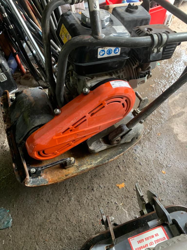 PLAQUE VIBRANTE HUSQVARNA LF75, Enlèvement, Utilisé