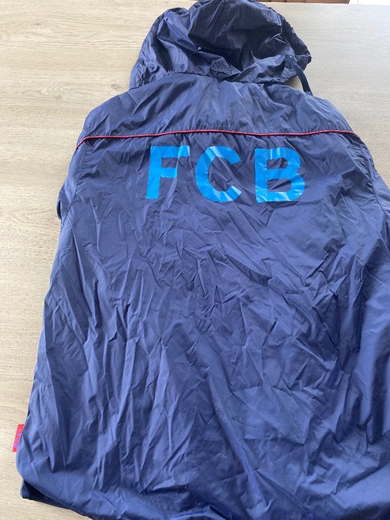 Regenjasje FC Barcelona, Verzamelen, Sportartikelen en Voetbal, Ophalen, Gebruikt, Overige typen