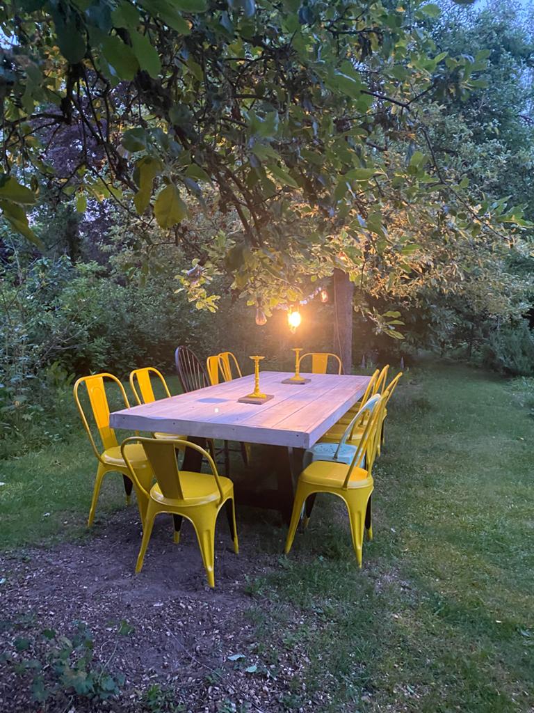 Grote tuintafel (12 personen), Ophalen, Zo goed als nieuw