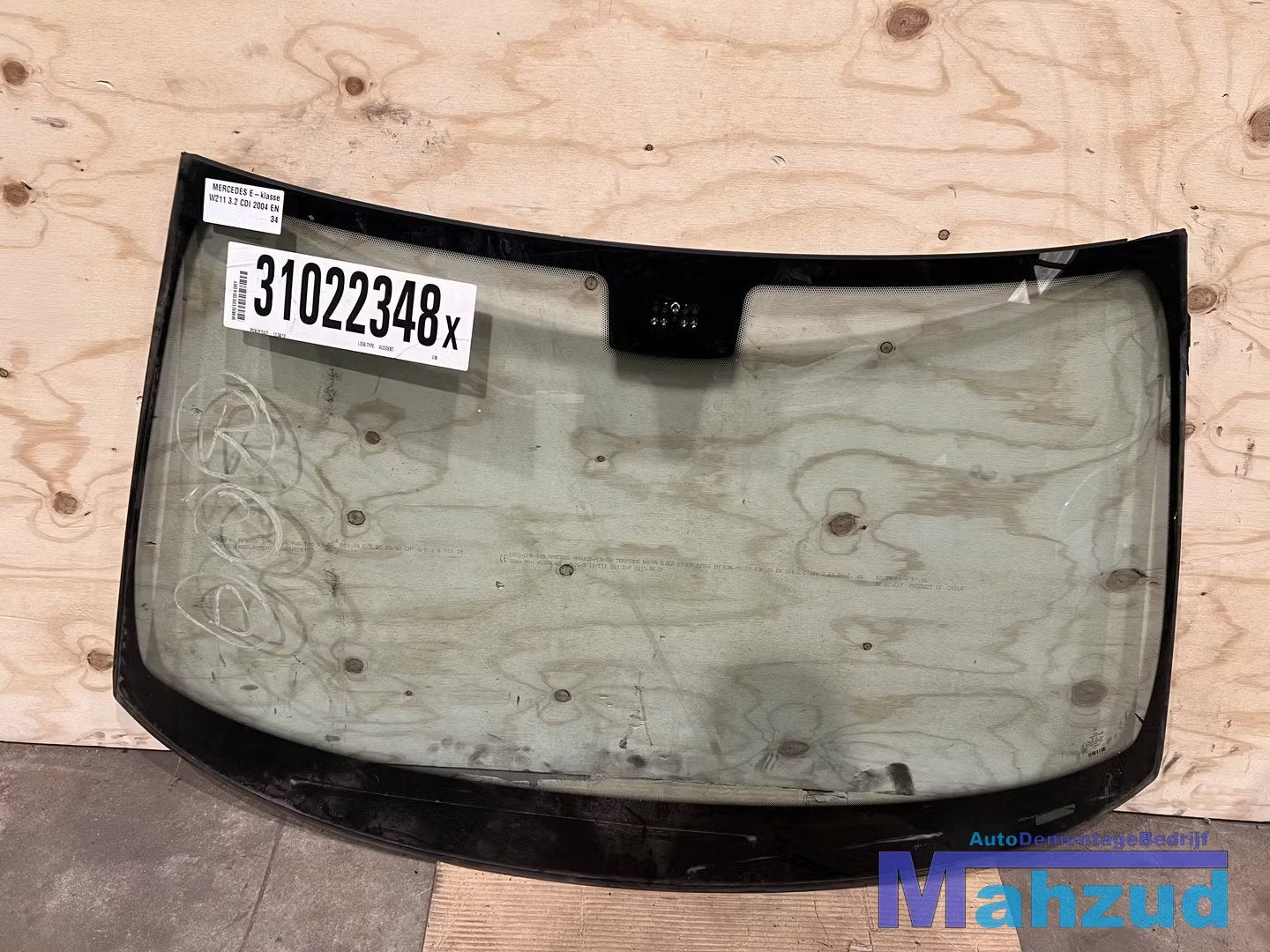 MERCEDES E KLASSE W211 voorraam voorruit 2002-2009, Gebruikt, Mercedes-Benz AG, Mercedes-Benz, Mercedesstrasse 120
70372  Stuttgart, DE