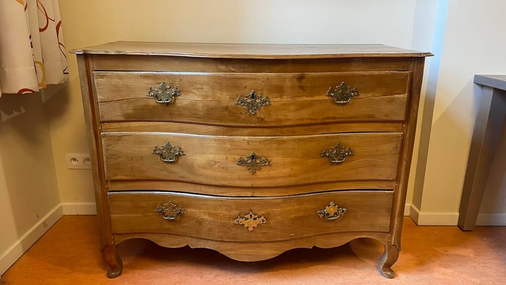 Meuble galbé style Louis XV en mérisier, 3 ou 4 tiroirs, Moins de 100 cm, 100 à 150 cm, Enlèvement