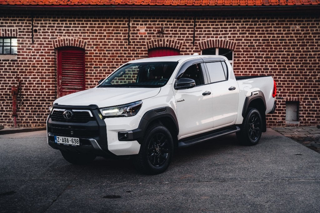 Toyota Hilux Invincible 2.8D - €45.250 ex btw, Auto's, Automaat, 4 cilinders, Wit, Leder