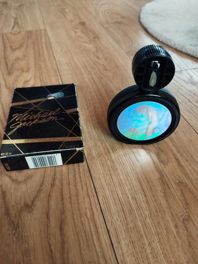 Michael Jackson parfum, Ophalen