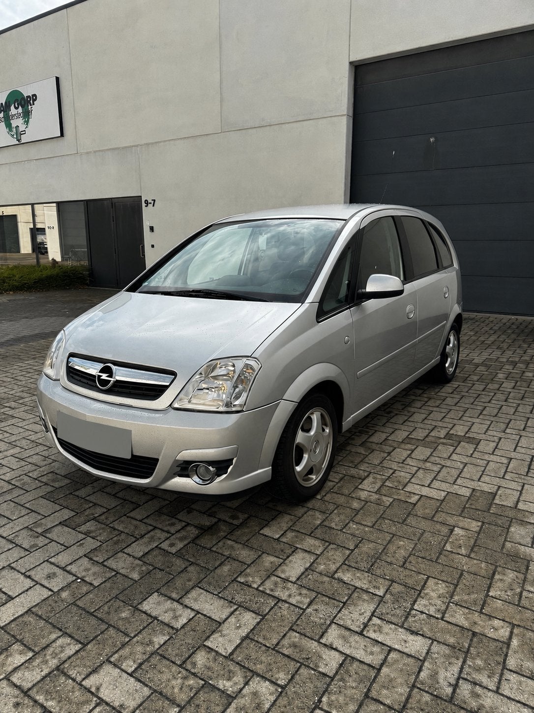 Opel Meriva 1.6 Benzine Gekeurd vV automaat/sensoren/airco, Autos, Opel, Argent ou Gris, Achat, Capteur de stationnement, 5 portes