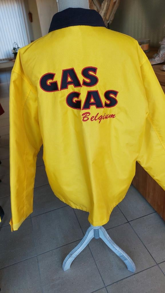 Veste  gasgas, Enlèvement