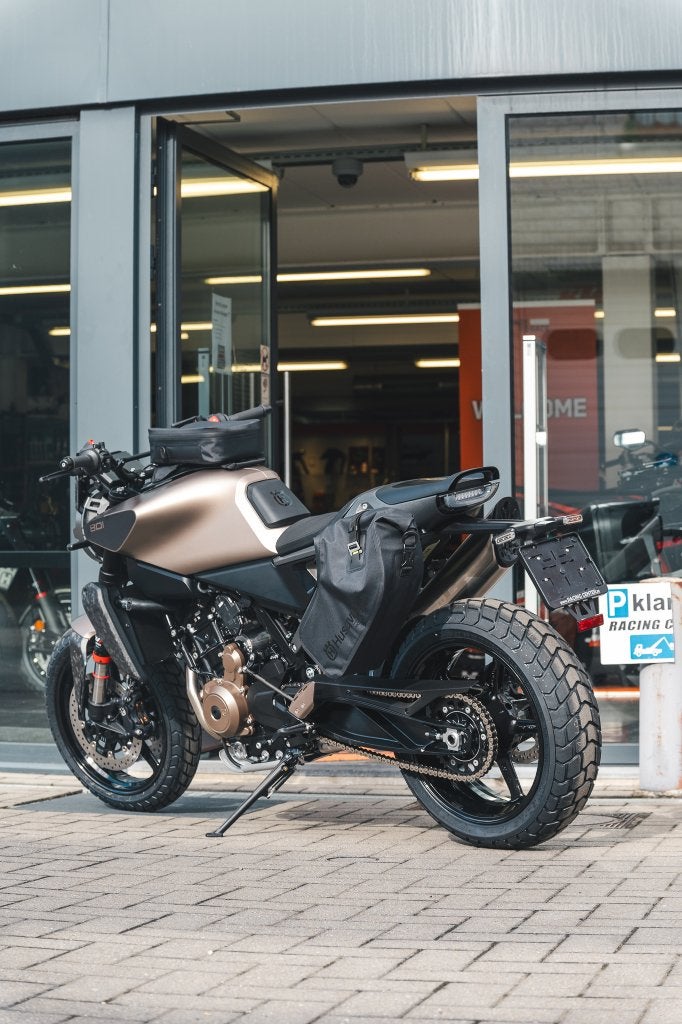 Husqvarna Svartpilen 801, Motoren, 2 cilinders, 801 cc, Nieuw, Bedrijf