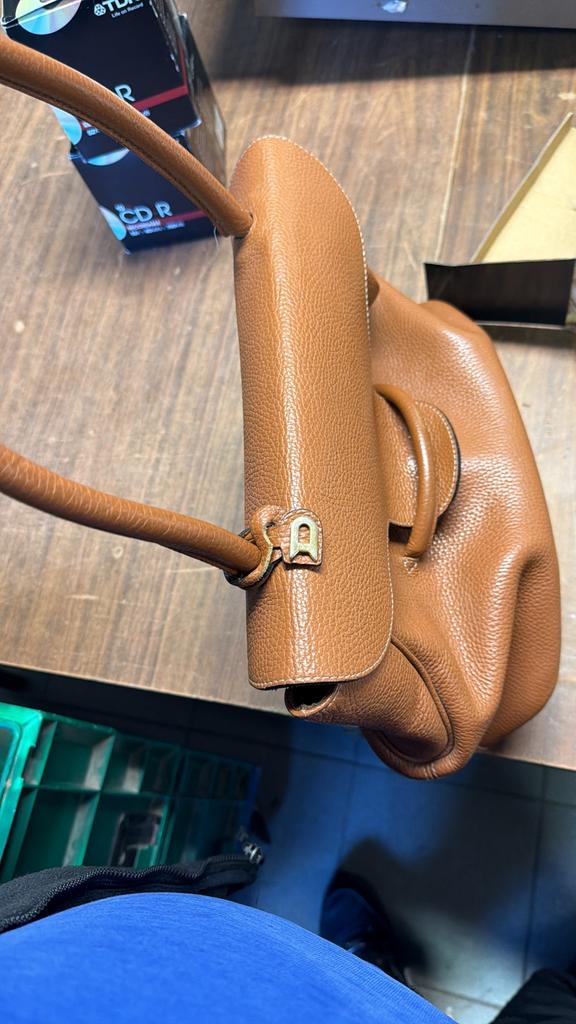 Handtas DELVAUX, Handtassen en Accessoires, Ophalen, Gebruikt, Bruin, Handtas
