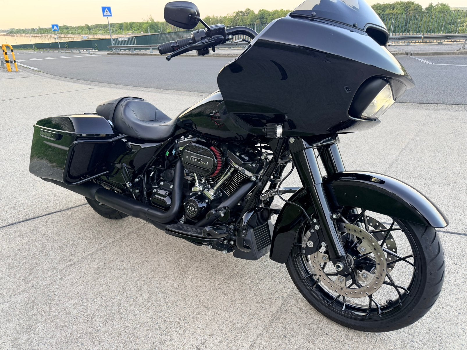 Road glide 2023 950km, Bedrijf, 1900 cc, Meer dan 35 kW, Handgeschakeld