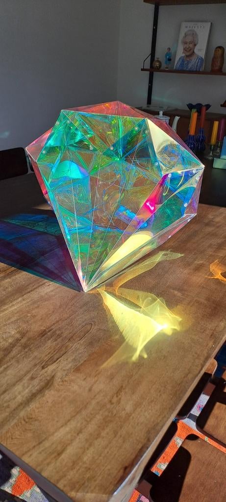 Diamant en plexiglas irisé 40x40, Maison & Meubles, Enlèvement