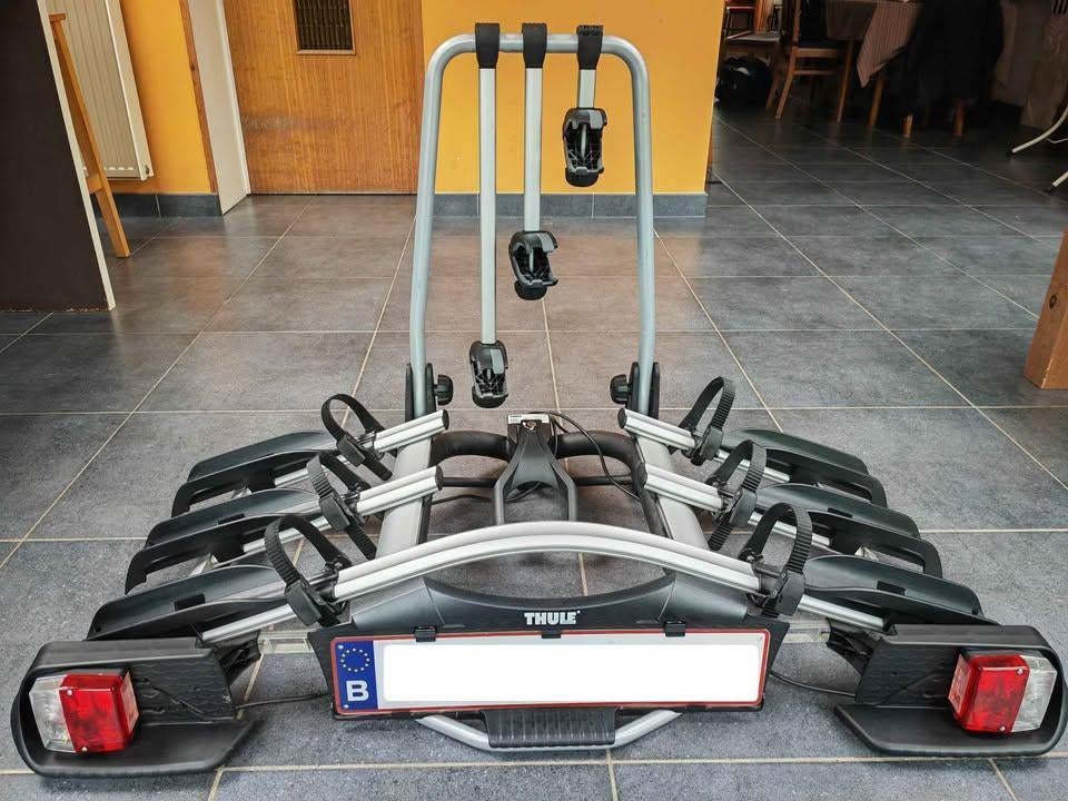 Thule fietsenrek te huur, Ophalen, 3 fietsen of meer, Zo goed als nieuw, Brede banden