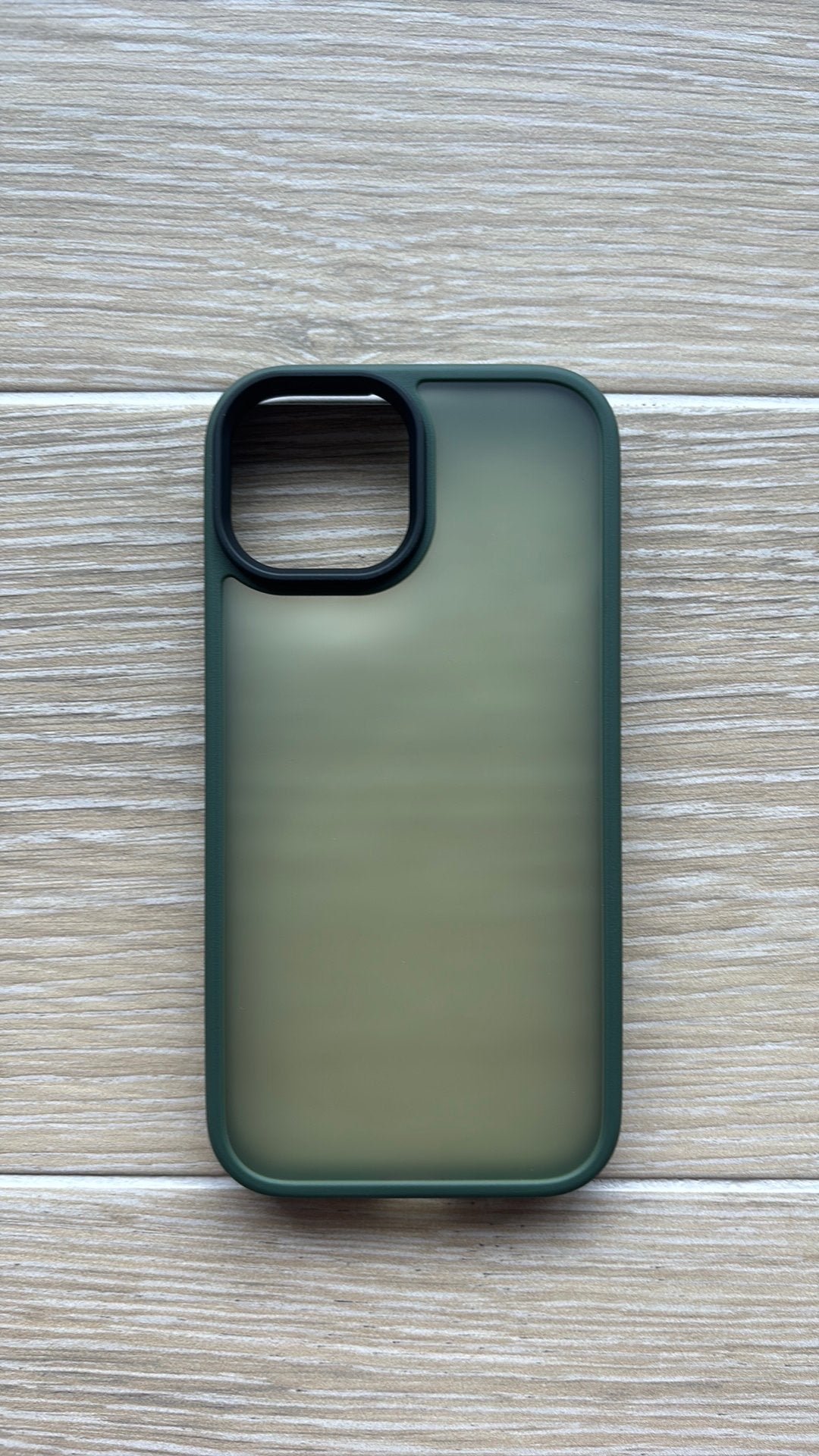 Coque iPhone 15 de la marque IYUPP couleur vert foncé, Neuf, IPhone 15, Vert, Autres marques