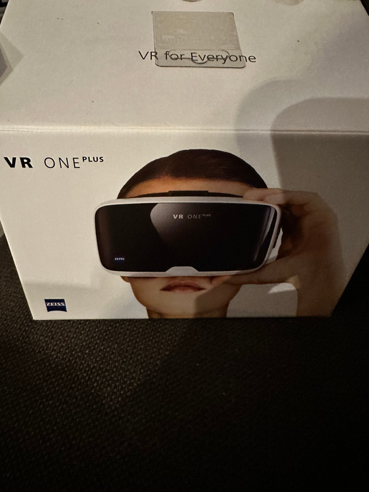 Carl Zeiss VR ONE Plus, Ophalen