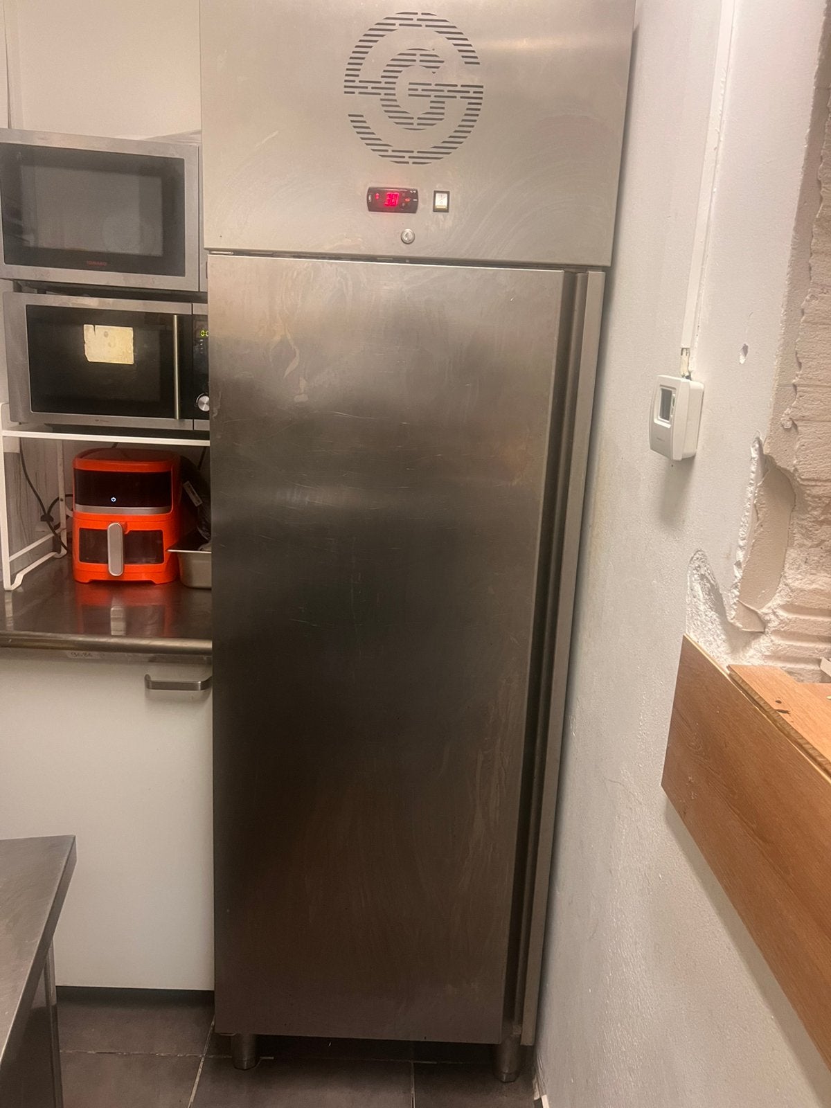 HWG VRIEZER     HWGC-CN-701 horeca, Elektronische apparatuur, Ophalen, Zo goed als nieuw