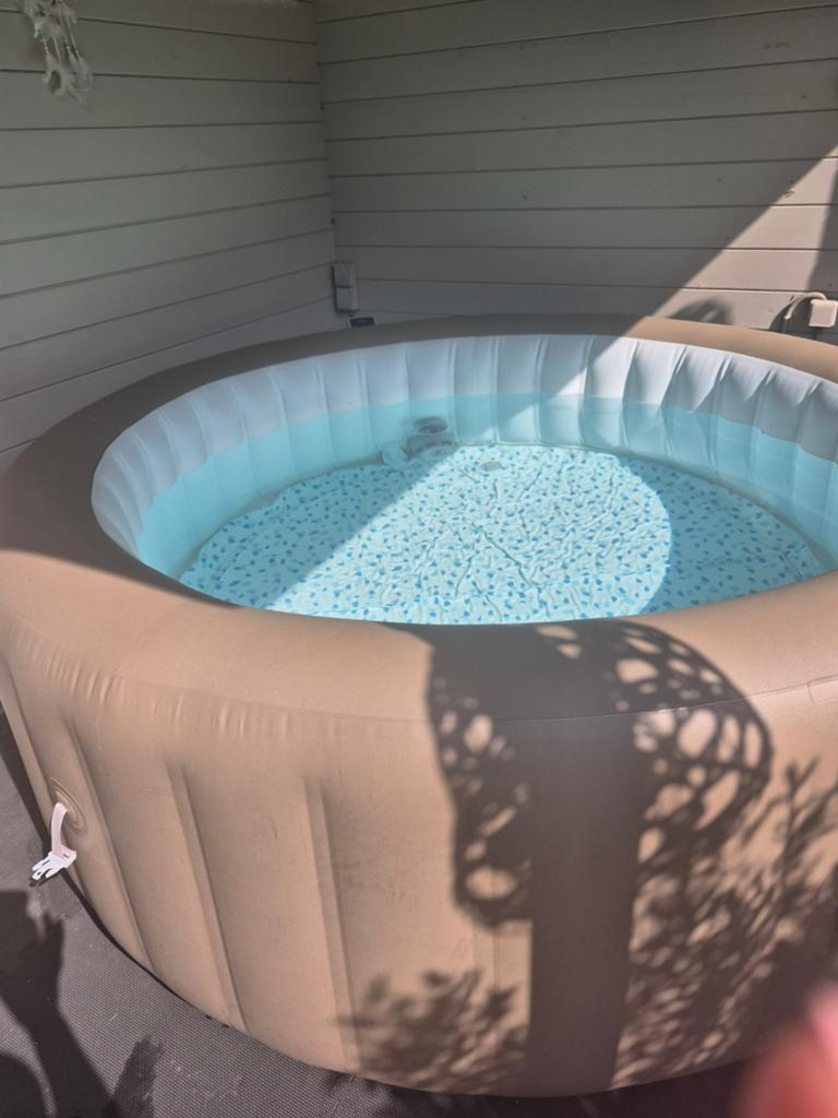 Jacuzzi te koop, Ophalen, Pomp