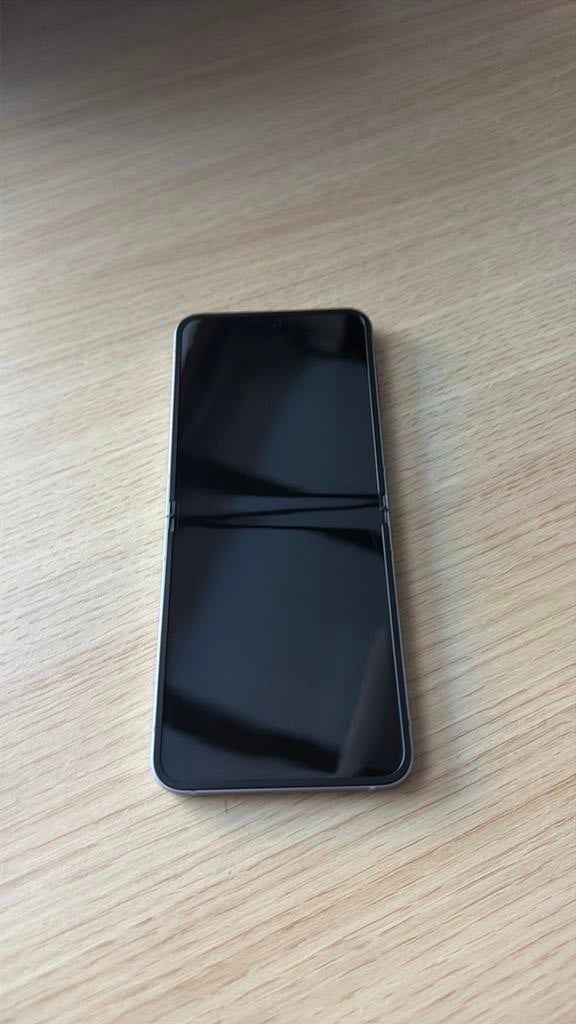 Samsung Galaxy Z Flip 6 – 256GB – NIEUW!, Telecommunicatie, Mobiele telefoons | Samsung, Ophalen, Zo goed als nieuw, Galaxy Z Fold