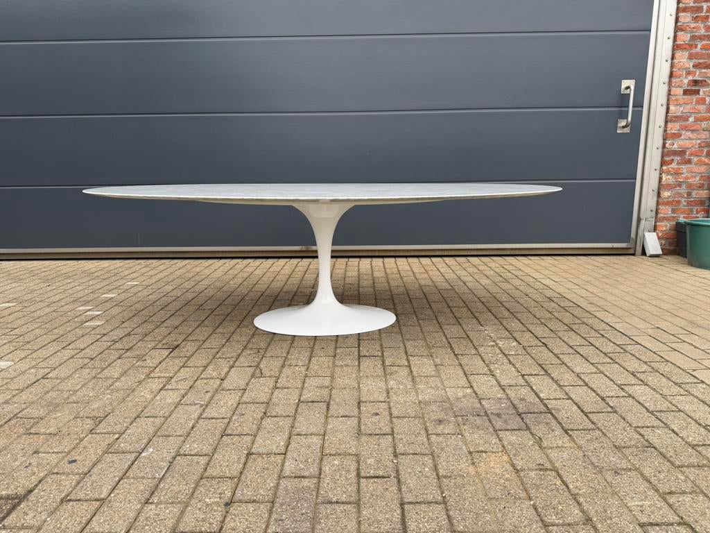 Originele ovale Knoll Tulip eettafel (244cm) Carrara marmer, Ophalen of Verzenden, Vitra togo mah jong ligne roset cor cassina b&b italia artifort