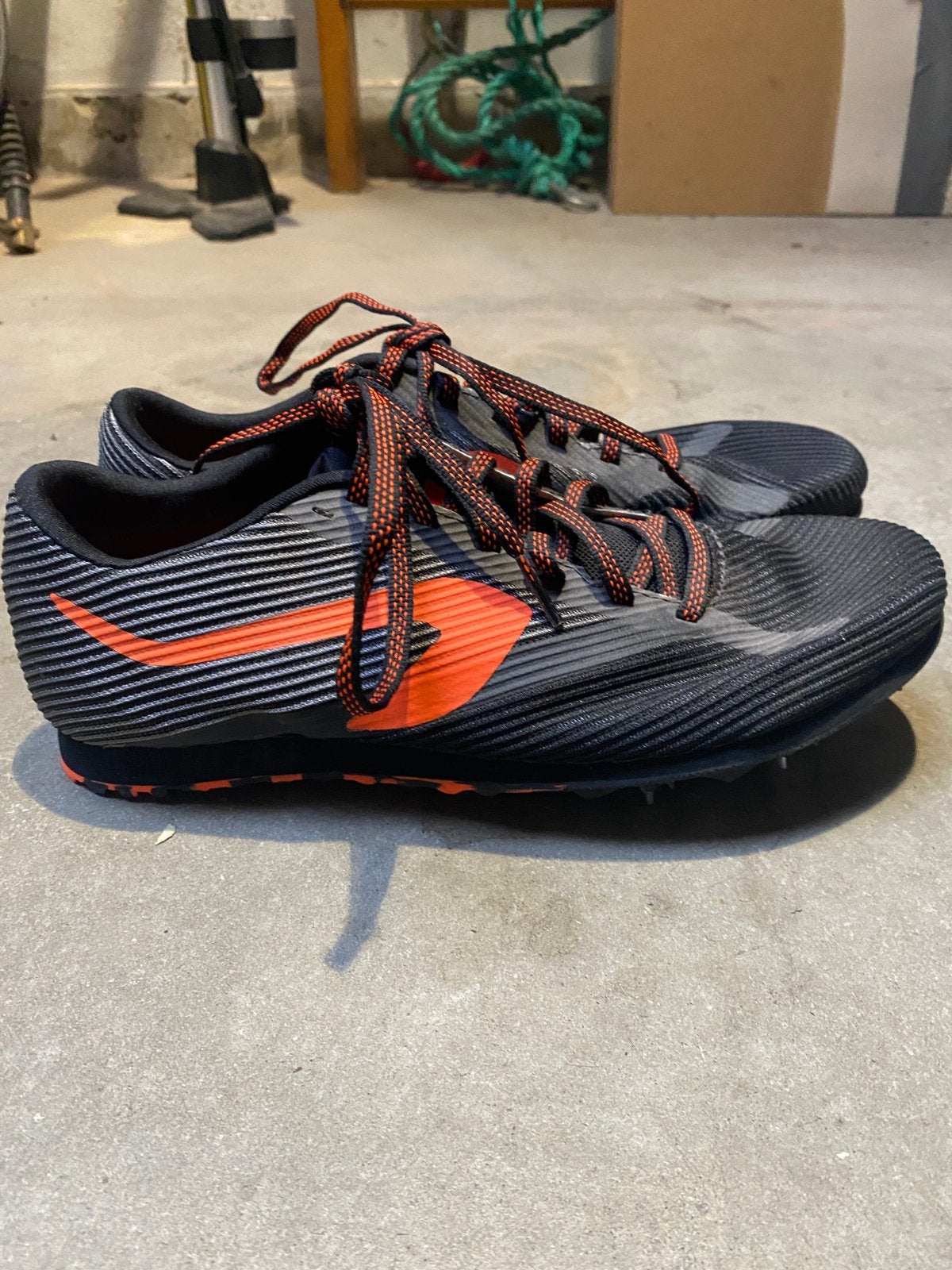 Chaussures de sport à crampons, Sports & Fitness, Enlèvement ou Envoi, Comme neuf, Spikes