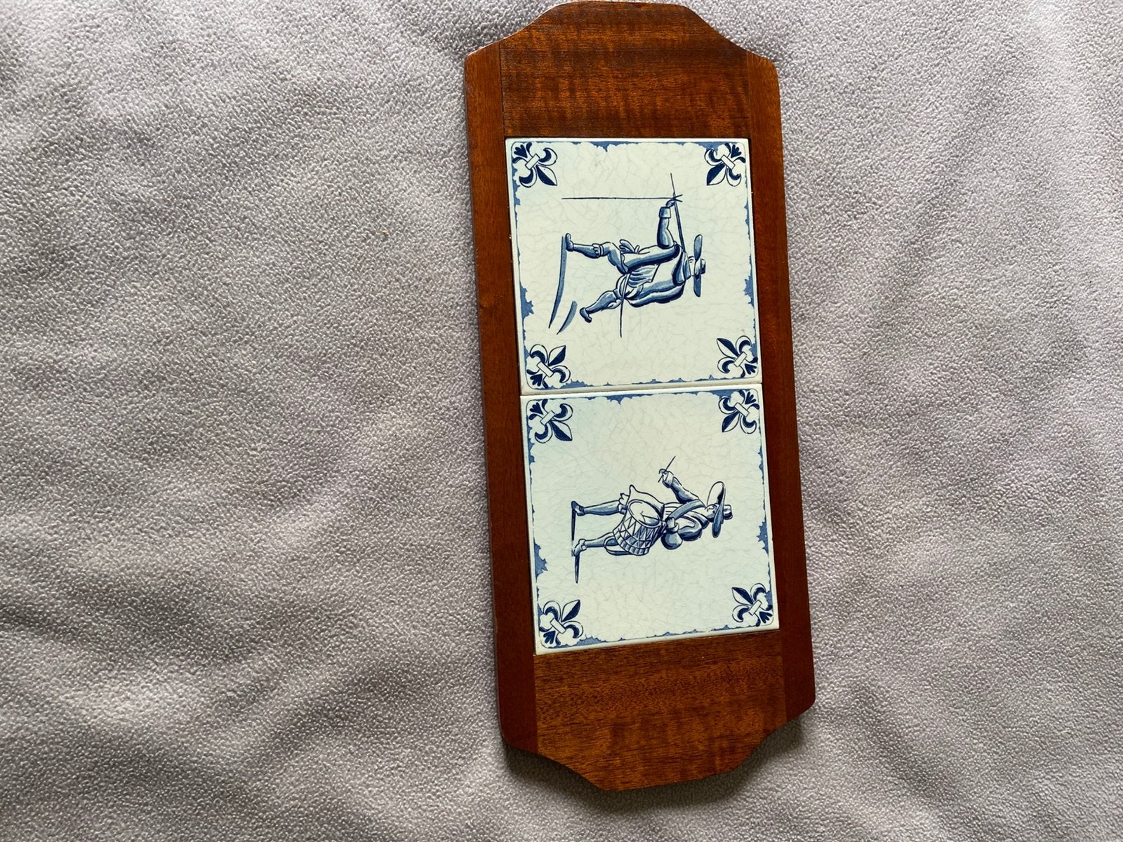 Kaasplank met bijbehorende kaasmessen, Ophalen