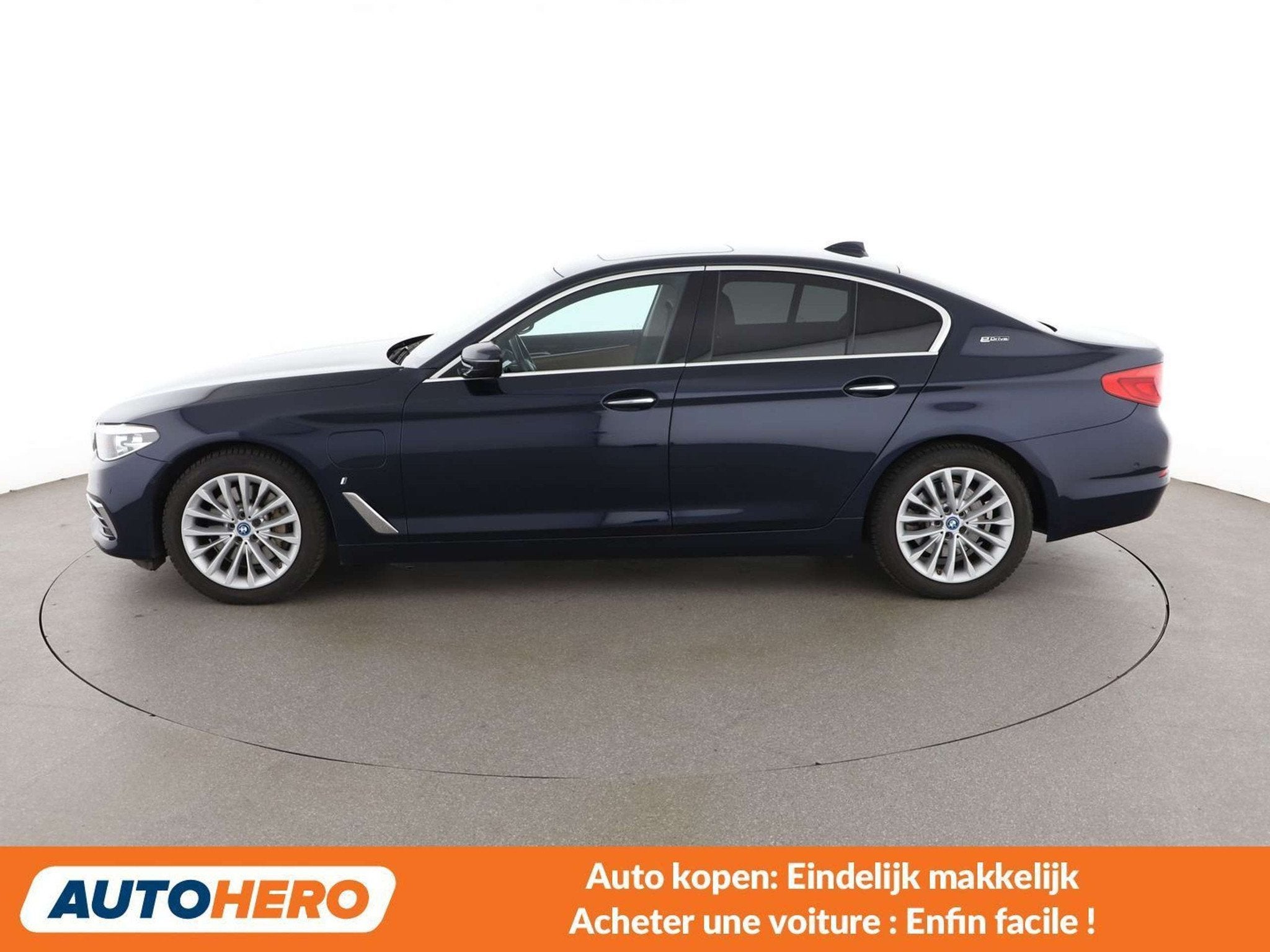 BMW 5 Serie 530 530e Luxury Line (bj 2017, automaat), Auto's, Achterwielaandrijving, Gebruikt, 1770 kg, Blauw
