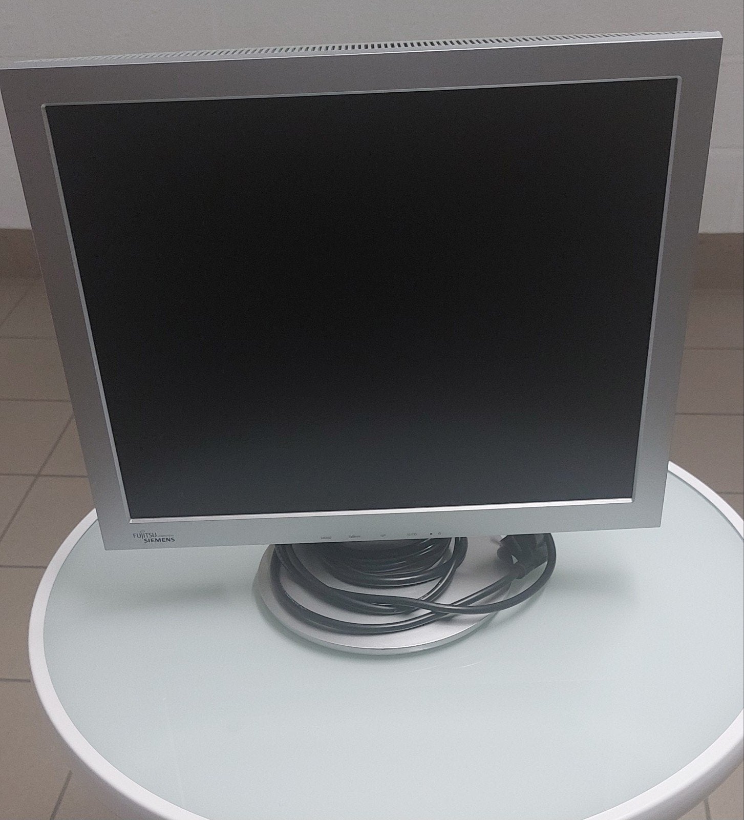 Moniteur LCD 19 Pouces Fujistu/ Siemens, Enlèvement