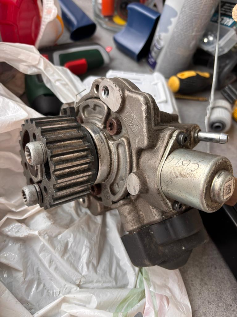 Pompe haute pression du carburant., Enlèvement, Comme neuf
