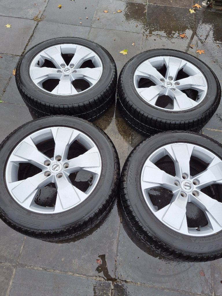 Pneus d'hiver avec jante Volvo XC40, Autos : Pièces & Accessoires, Pneus et Jantes, Pneus hiver, Véhicule de tourisme, 18 pouces