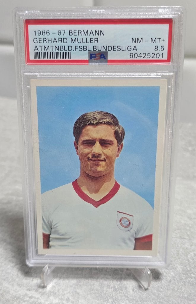 NO Panini+PSA 8,5+POP 1+GERD MÜLLER+Bergmann, Collections, Enlèvement ou Envoi, Comme neuf, Affiche, Image ou Autocollant