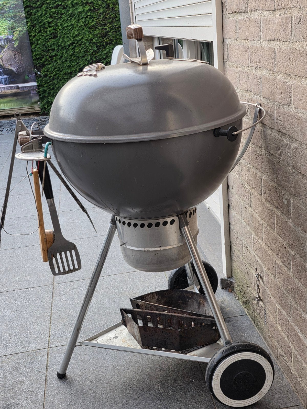 Weber houtskool bbq 70th anniversary 57cm, Tuin en Terras, Houtskoolbarbecues, Ophalen