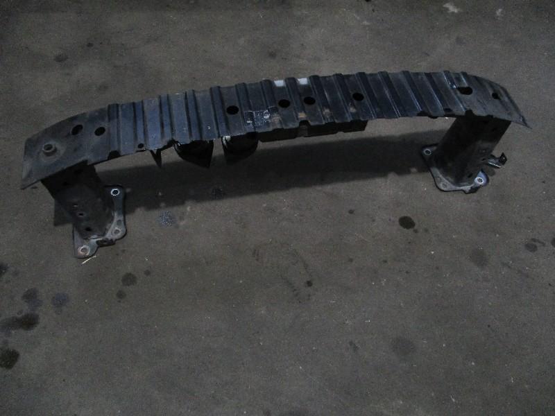 RENFORT PARE CHOC AVANT (TRAVERSE) Focus 2 (8v41-s10492-aa), Utilisé, Ford