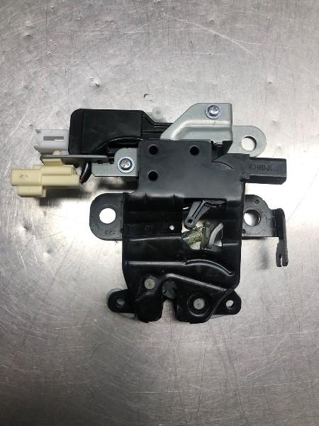 SLOTVANGER ACHTERKLEP Mazda MX-5 (ND) (01-2015/-) (|B6724|), Gebruikt, Mazda
