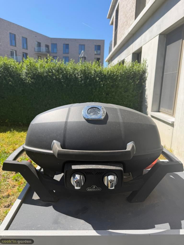 Napoleon gas BBQ + cover, Tuin en Terras, Elektrische barbecues, Zo goed als nieuw, Ophalen