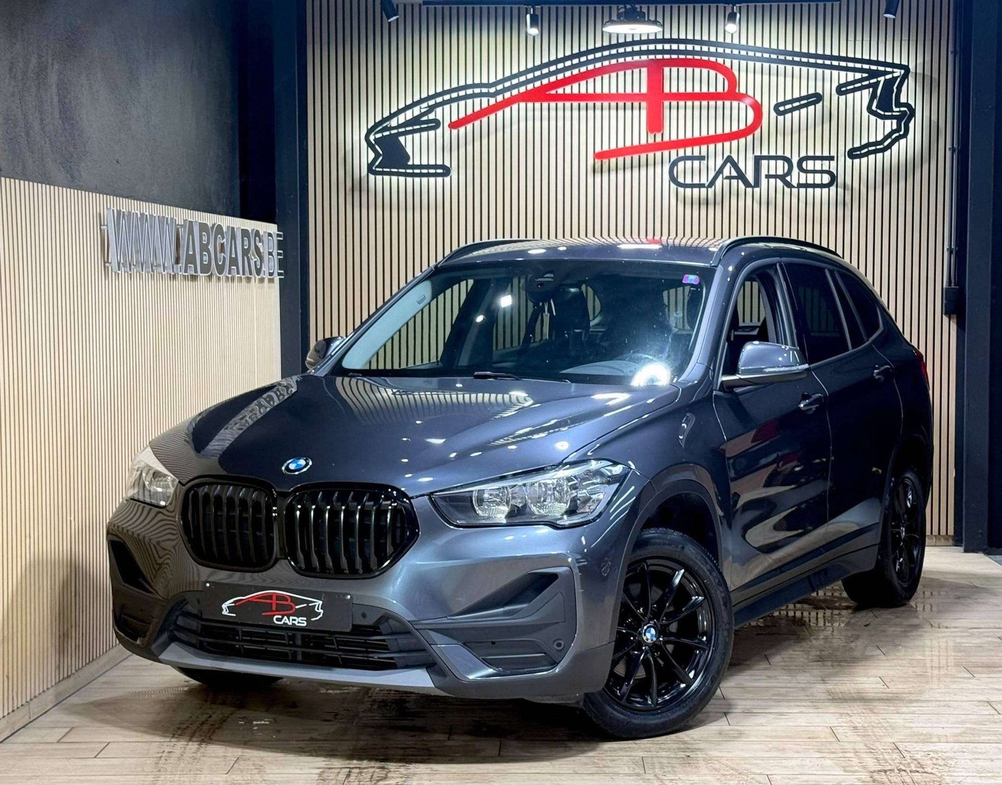 BMW X1 X1 1.5i sDrive18 SPORT * TVA DEDUCTIBLE * GARANTIE 12, Gebruikt, 136 pk, Parkeerassistent, Bedrijf