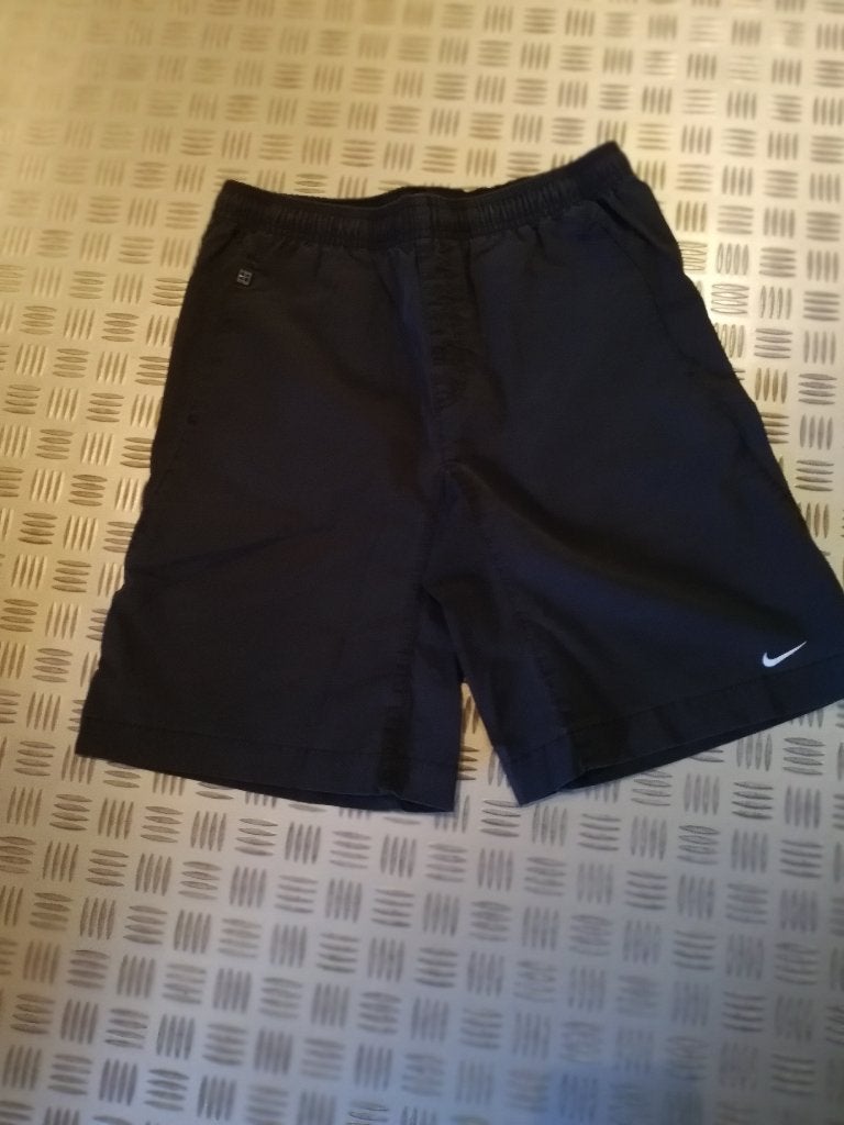 Sportshort maat 164, Enfants & Bébés, Vêtements enfant | Taille 164, Garçon, NIKE, Enlèvement ou Envoi, Utilisé