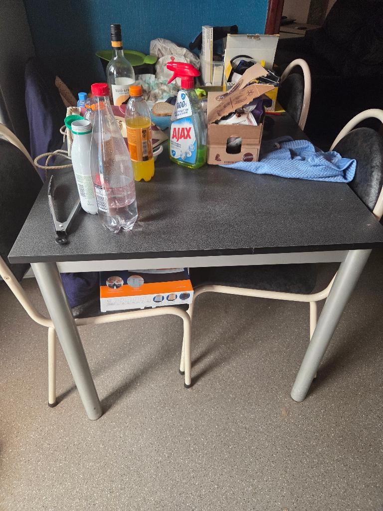 Gratis keukentafel en 4 stoelen, Enlèvement, Utilisé
